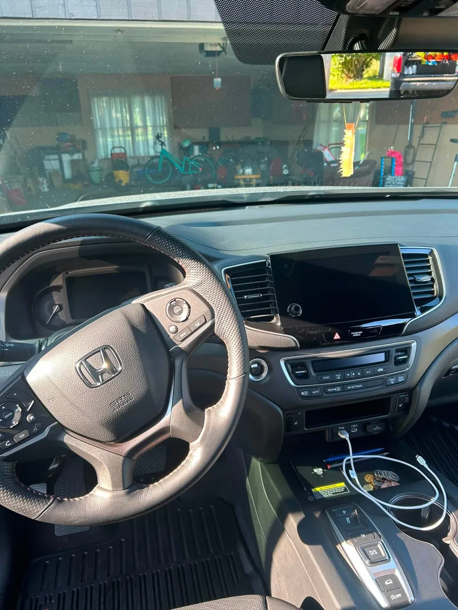 Honda Pilot dash and steering wheel after detailing