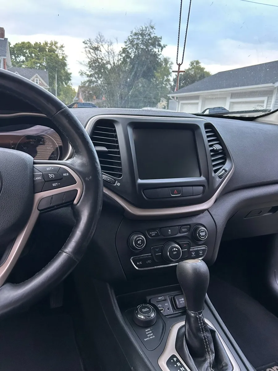 Jeep Cherokee dashboard after detailing