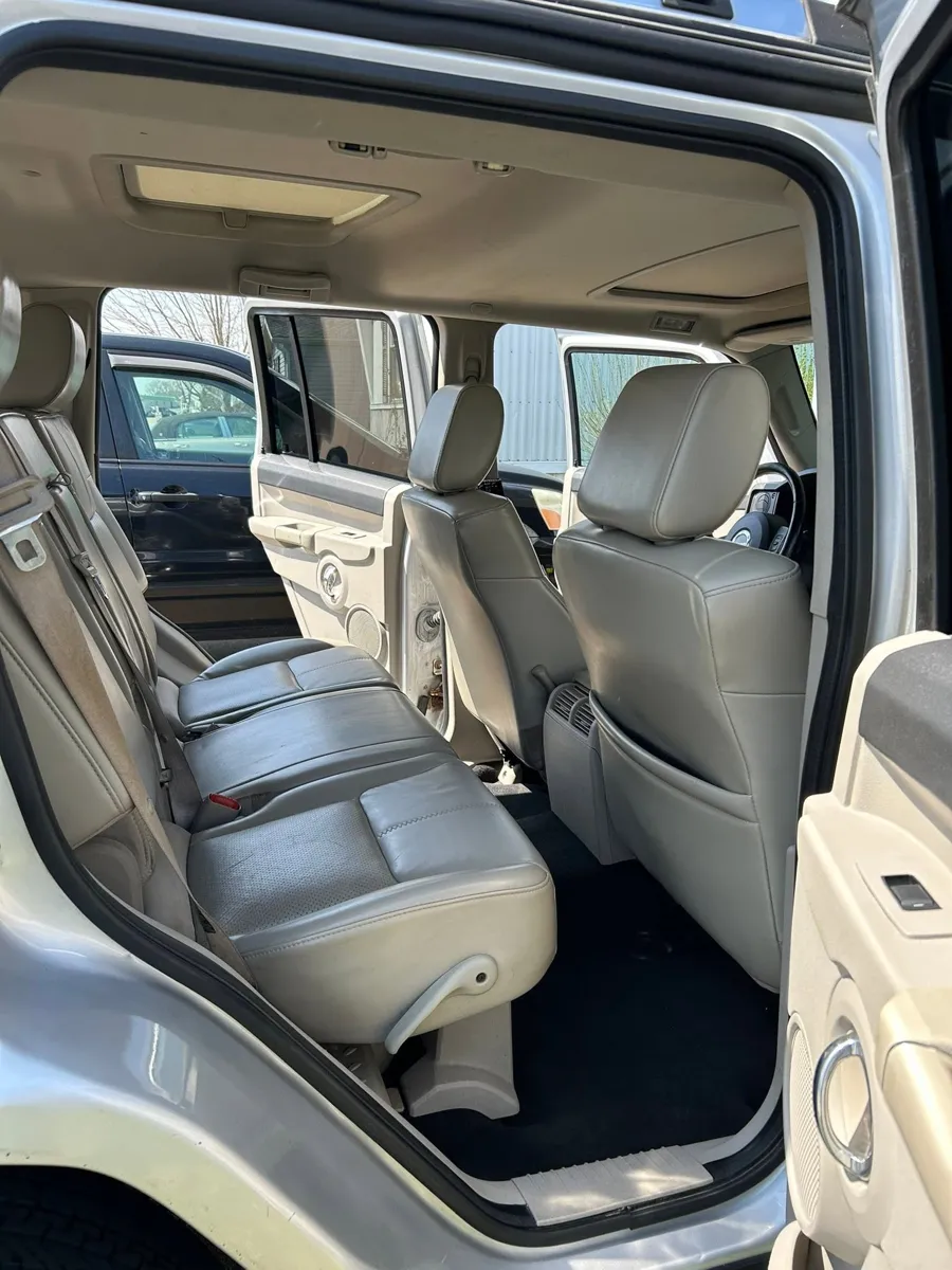 Jeep Commander rear seats after detailing